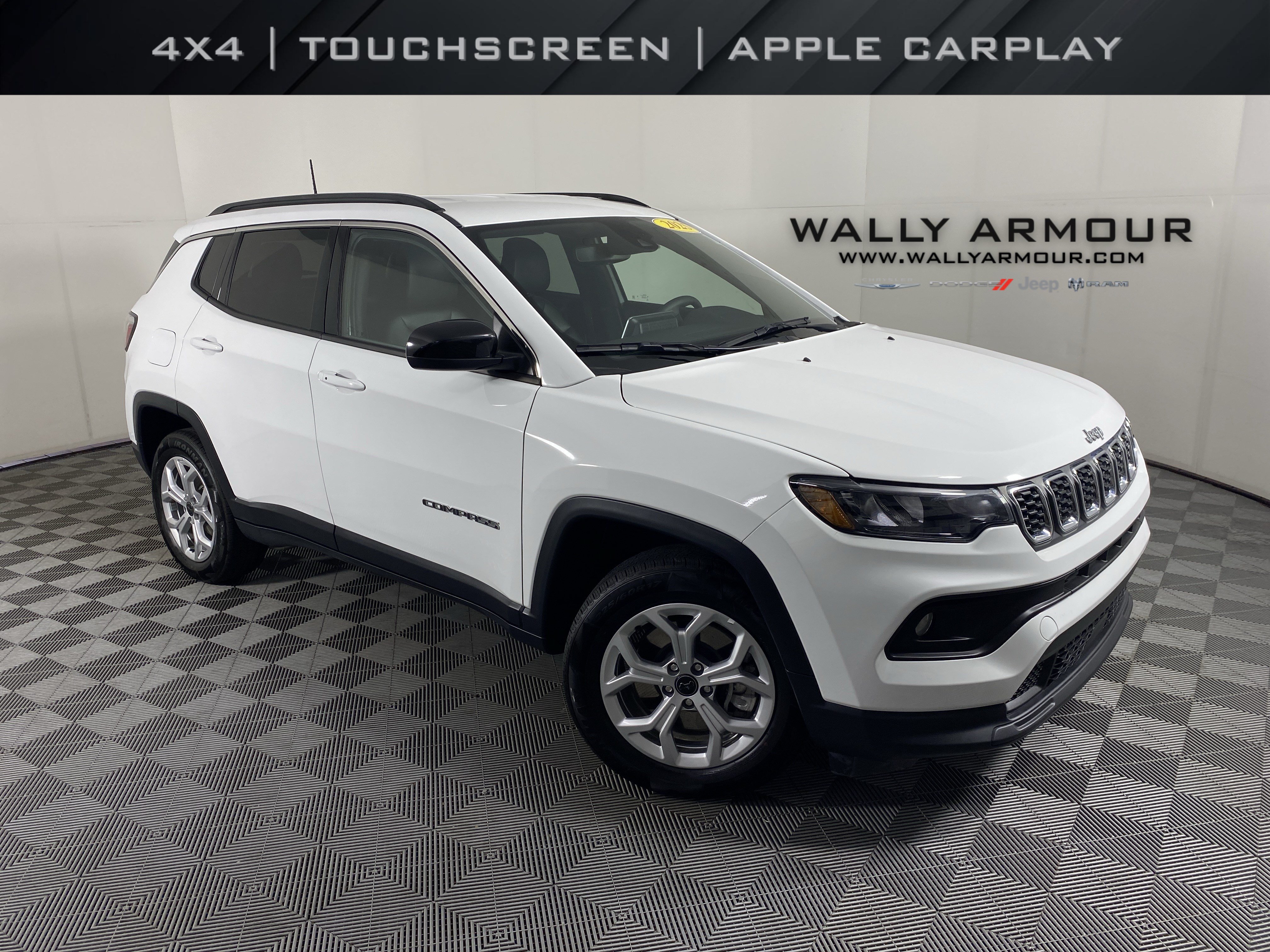 Used 2025 Jeep Compass Latitude AWD/4WD image 1