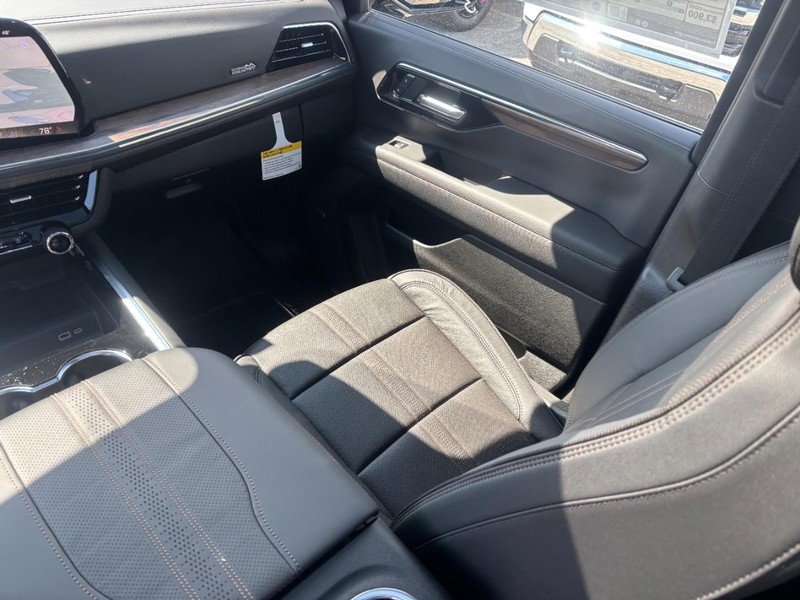New 2026 Chevrolet Tahoe High Country AWD/4WD image 10