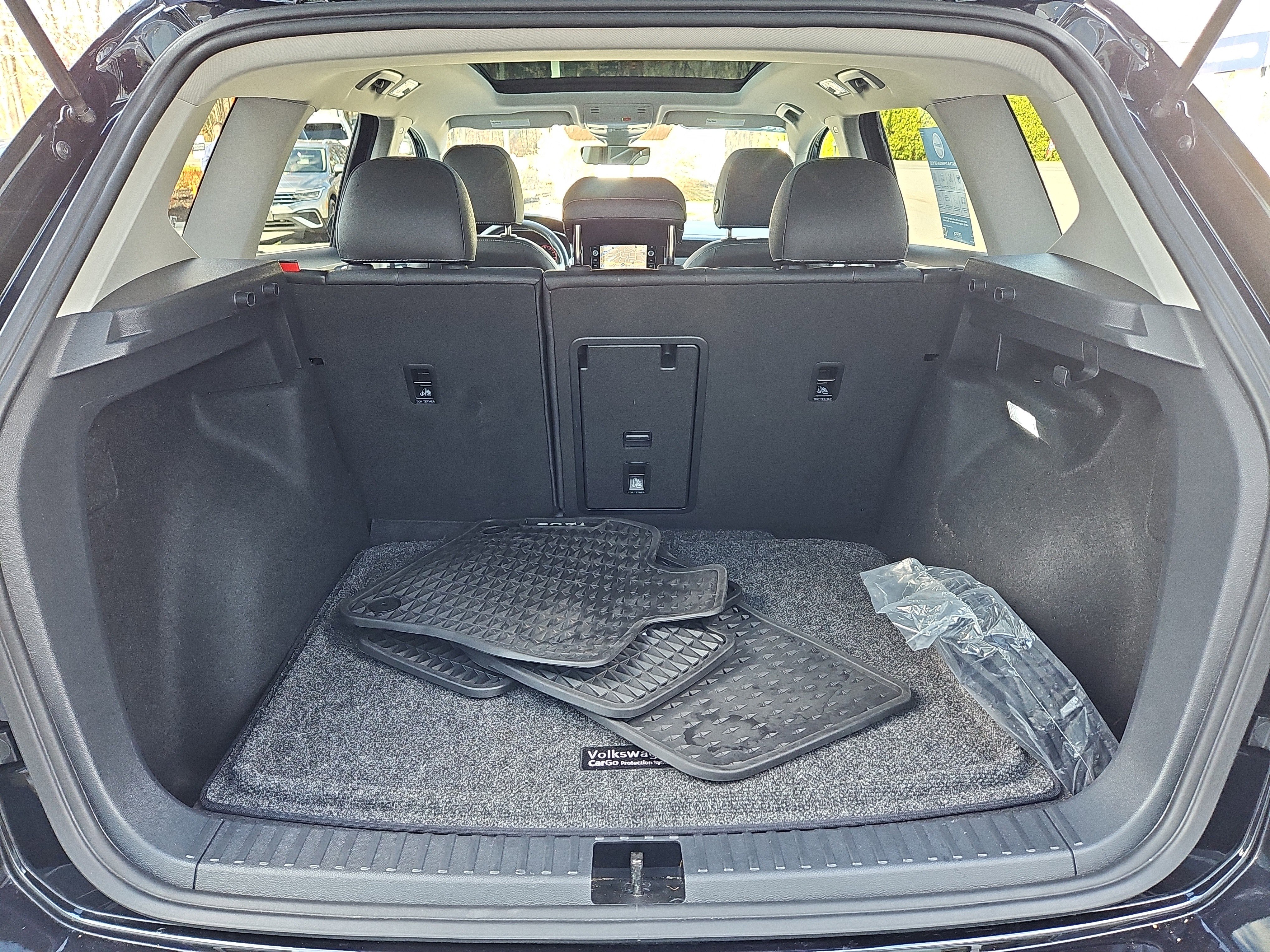 Used 2025 Volkswagen Taos SEL image 34