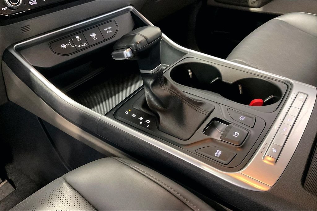 Used 2026 Kia Carnival FWD image 11