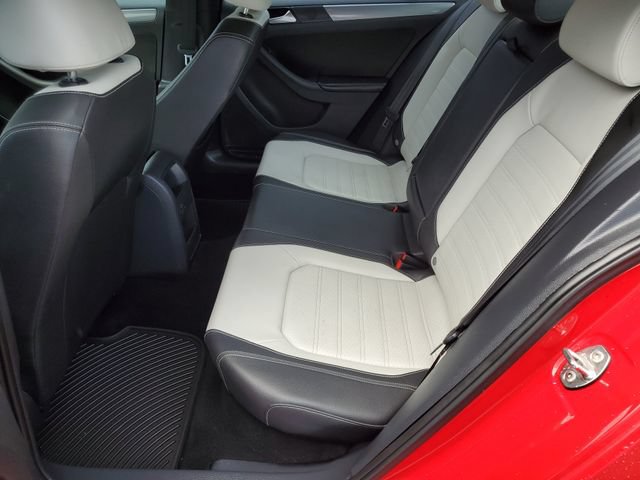 Used 2016 Volkswagen Jetta Sport FWD image 11