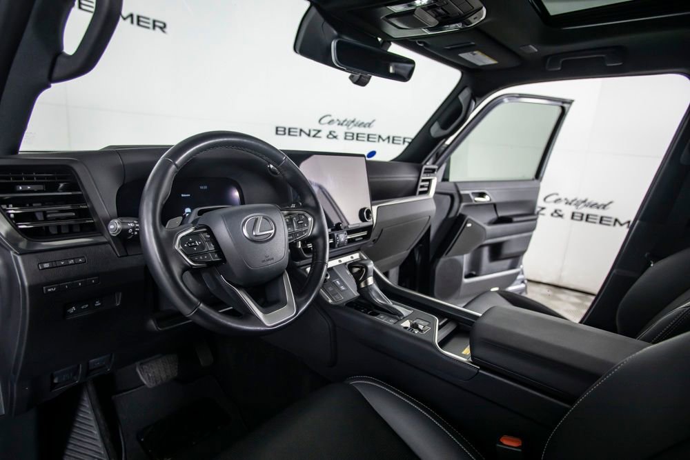 Used 2024 Lexus GX 550 550 Luxury w/ Cold Area Package image 27