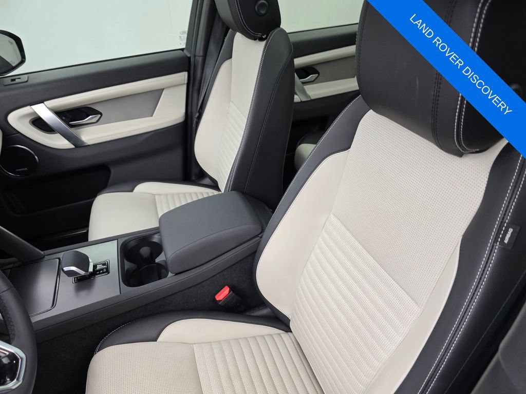 Used 2024 Land Rover Discovery Sport Dynamic SE AWD/4WD image 11