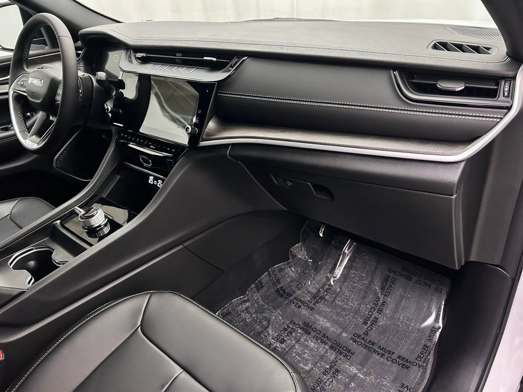New 2026 Jeep Grand Cherokee Limited w/ Limited Altitude Package image 18