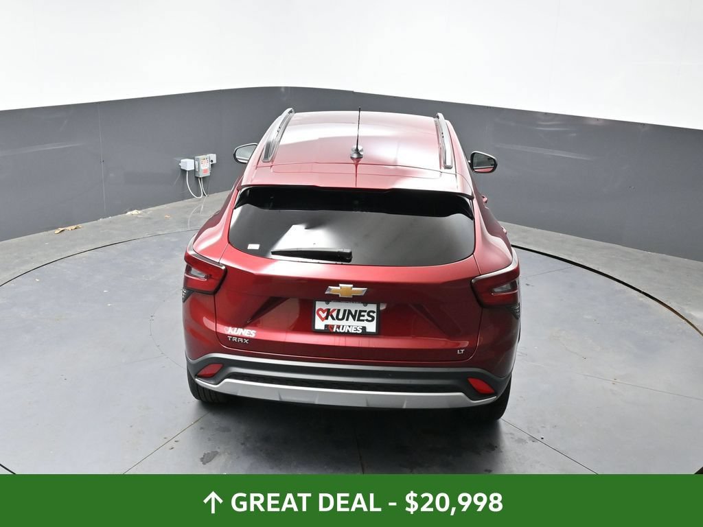 Used 2025 Chevrolet Trax LT FWD image 51