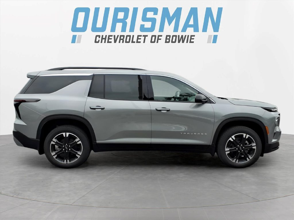 New 2027 Chevrolet Traverse LT w/ Sun and Wheel Package FWD image 2