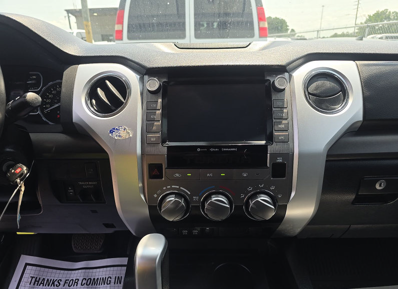 Used 2020 Toyota Tundra SR5 w/ SR5 Leather Package RWD image 11