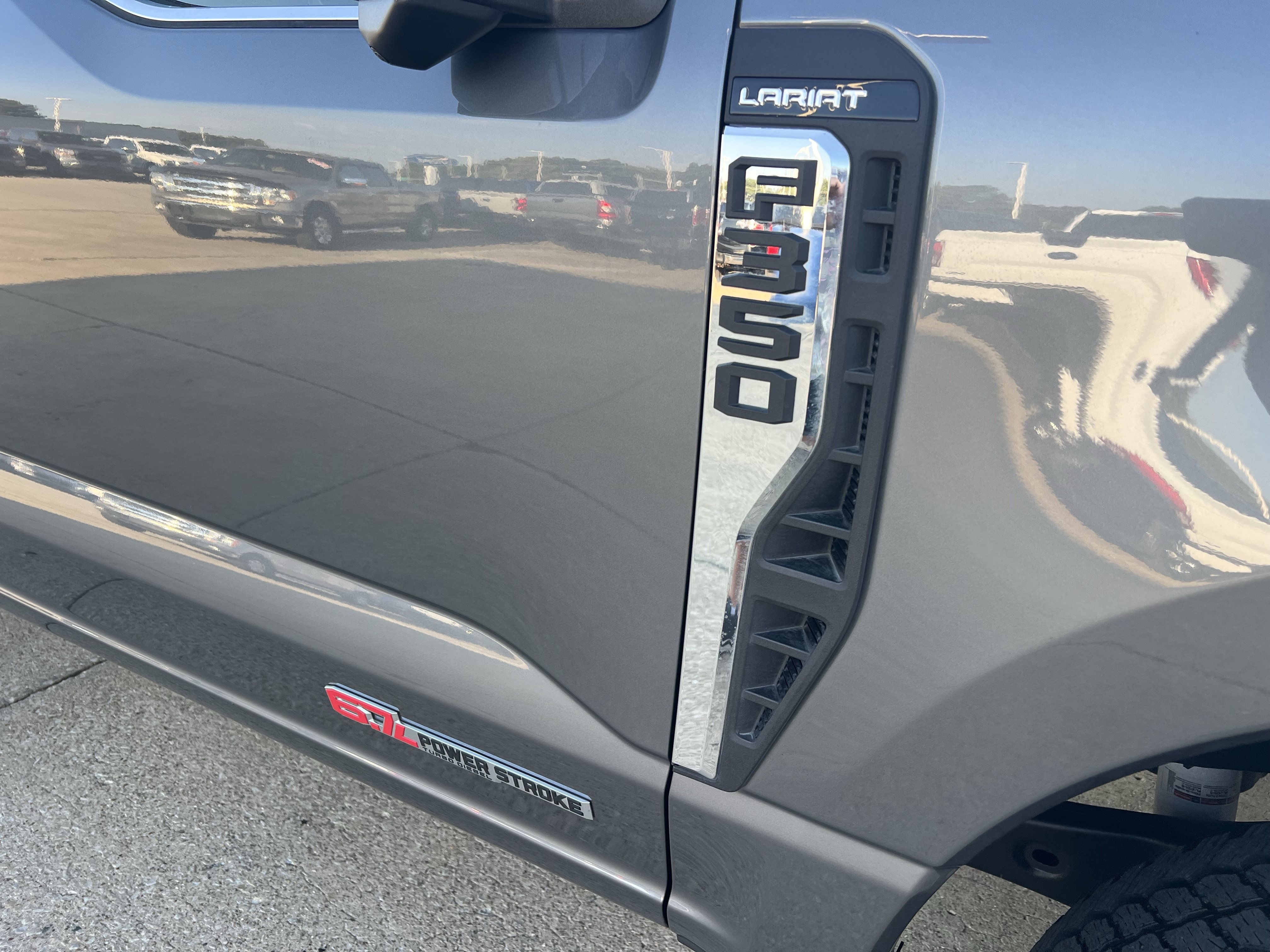 Used 2024 Ford F350 Lariat w/ Lariat Ultimate Package AWD/4WD image 3