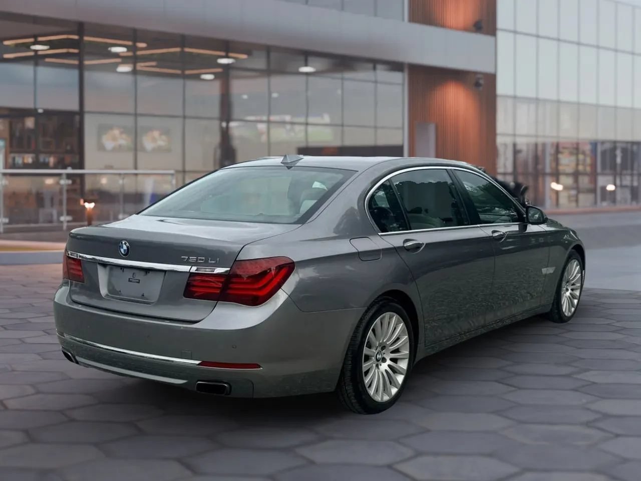 Used 2013 BMW 750Li RWD image 10
