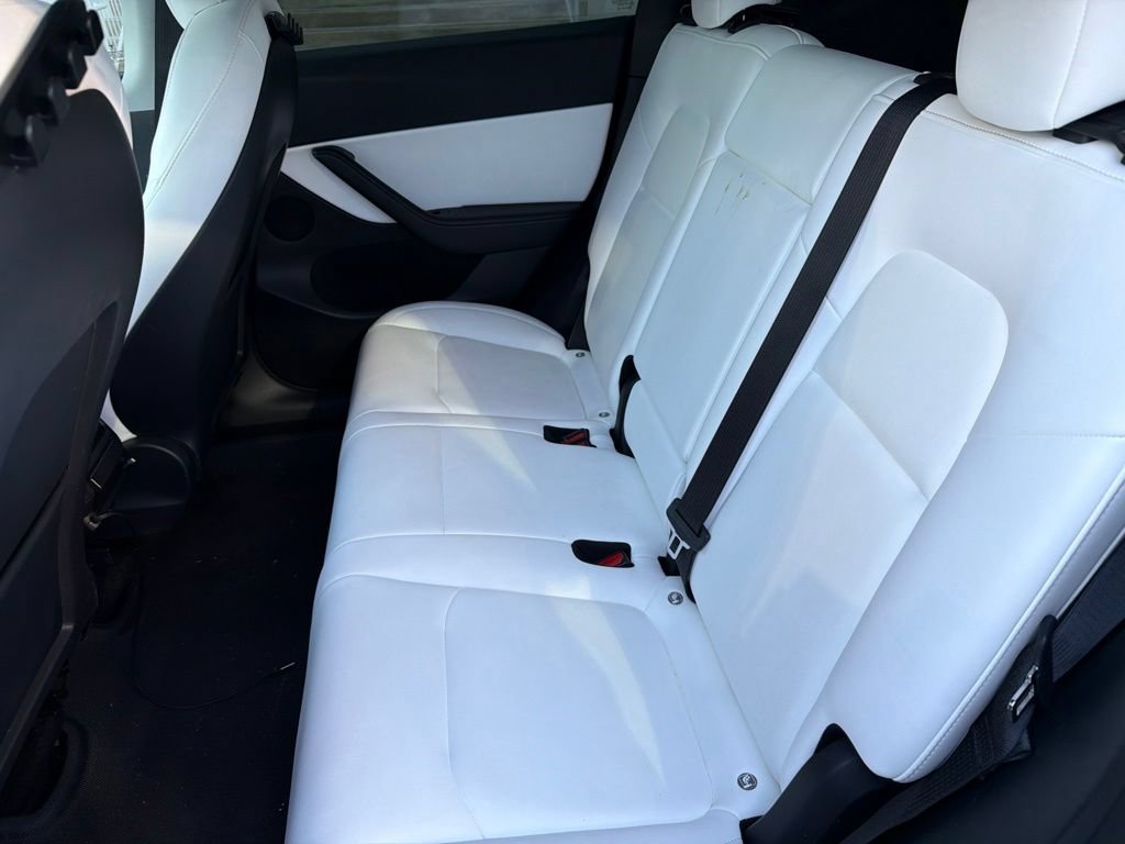 Used 2022 Tesla Model Y Performance AWD/4WD image 13