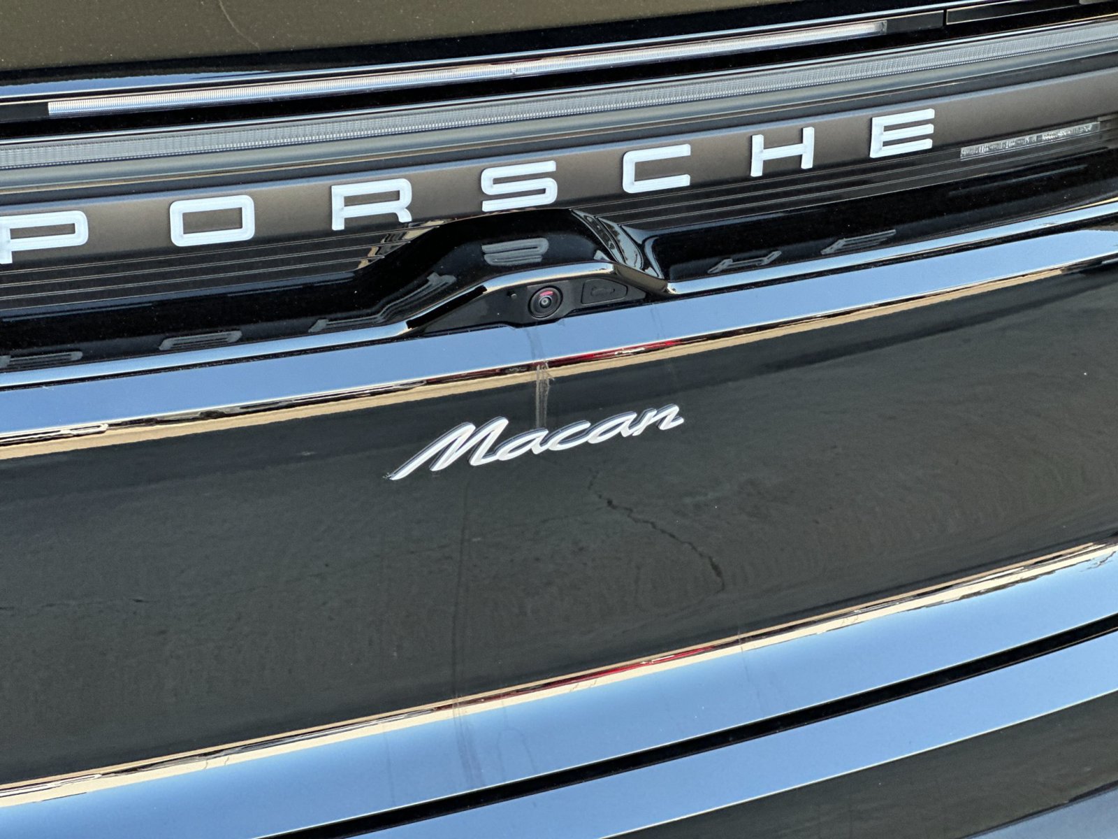 New 2026 Porsche Macan Electric RWD image 35