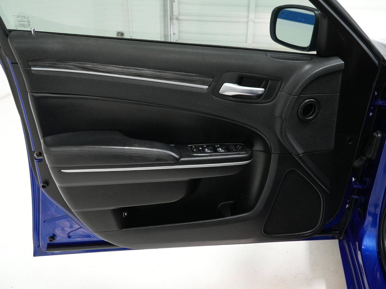 Used 2019 Chrysler 300 Touring w/ Sport Appearance Package RWD image 12