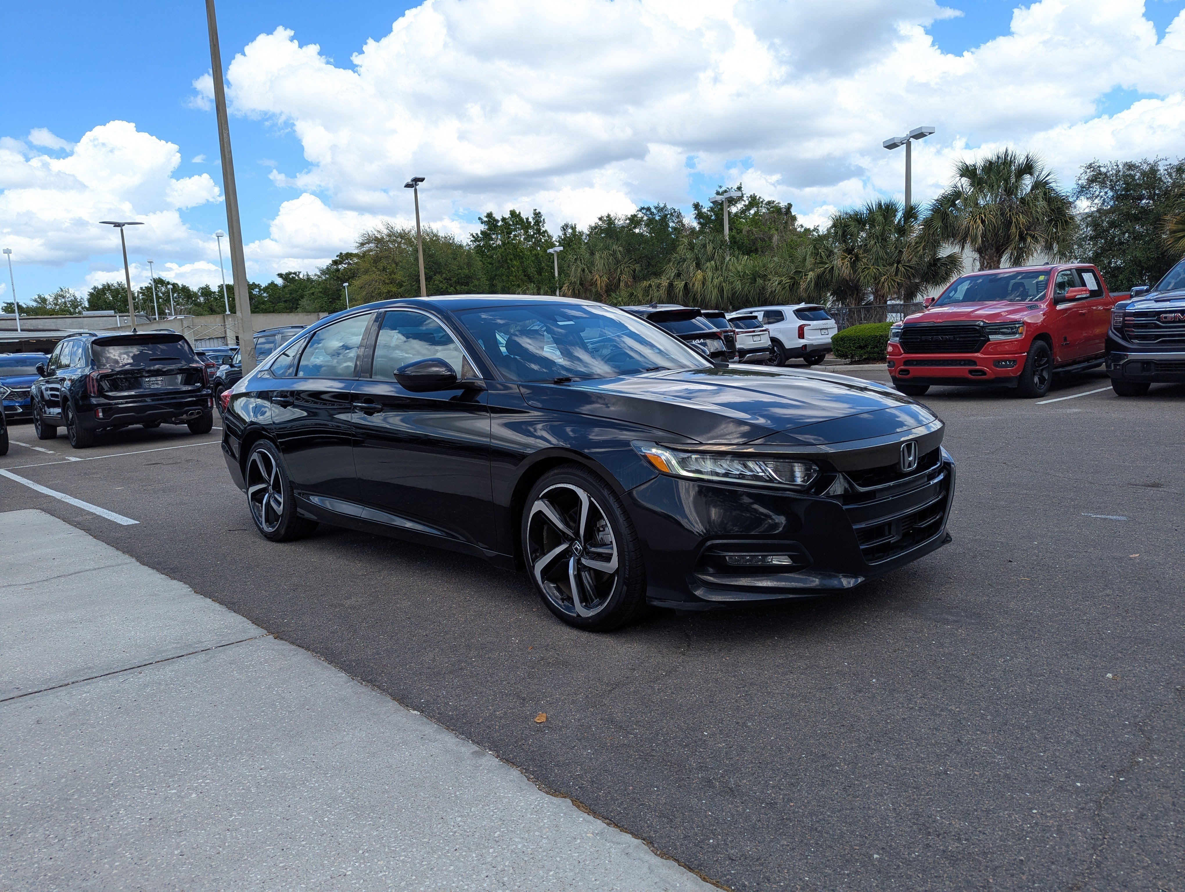 Used 2019 Honda Accord Sport image 2