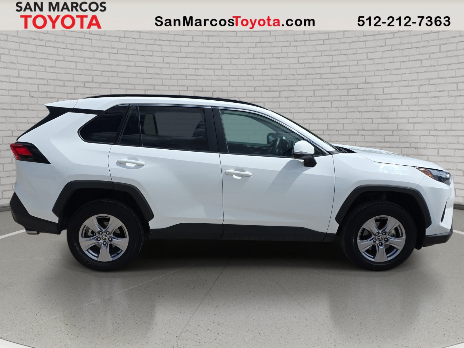 Used 2025 Toyota RAV4 XLE FWD image 5