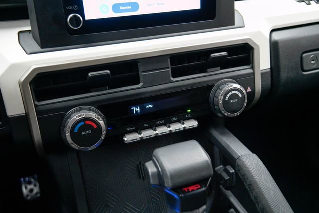 Used 2024 Toyota Tacoma TRD Sport AWD/4WD image 22
