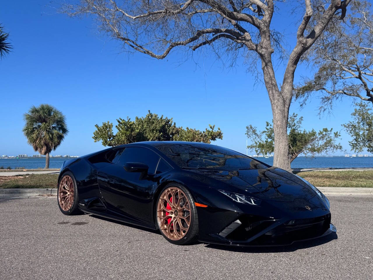 Used 2022 Lamborghini Huracan EVO image 3