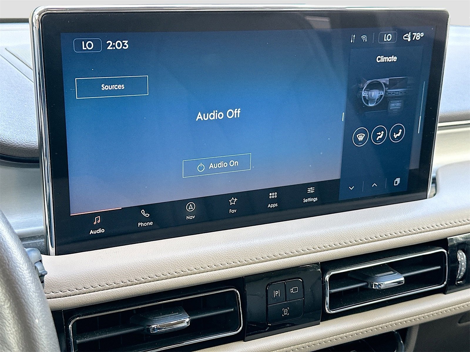 Used 2023 Lincoln Nautilus AWD w/ Premium Package image 15