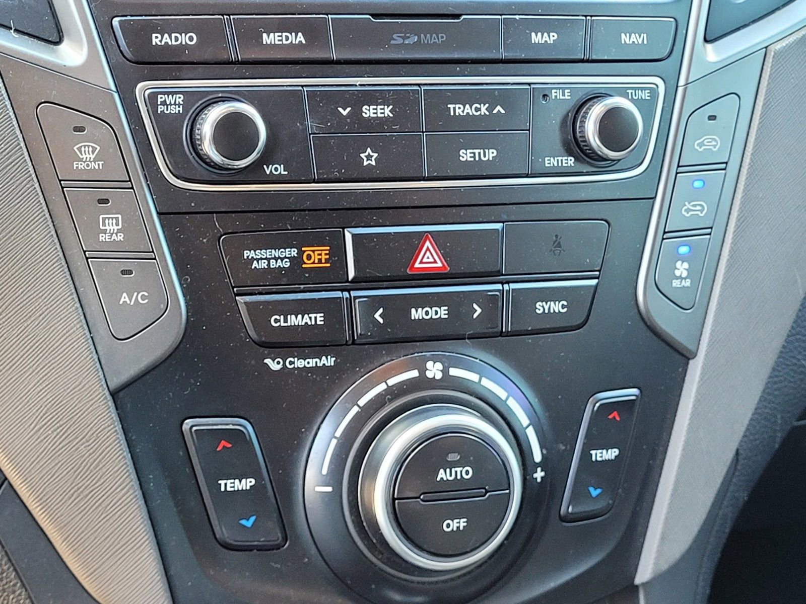 Used 2019 Hyundai Santa Fe XL image 25