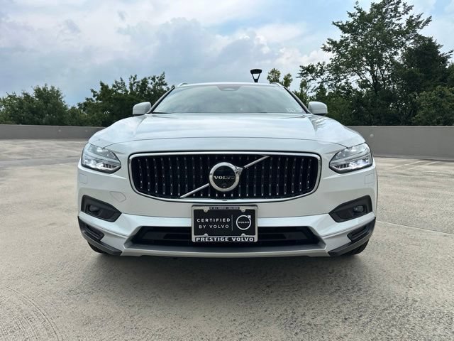 Certified 2025 Volvo V90 B6 Cross Country Plus AWD/4WD image 2