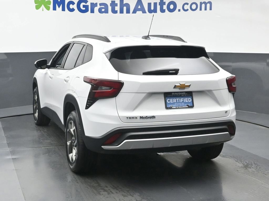 Certified 2024 Chevrolet Trax LT w/ Driver Confidence Package image 23