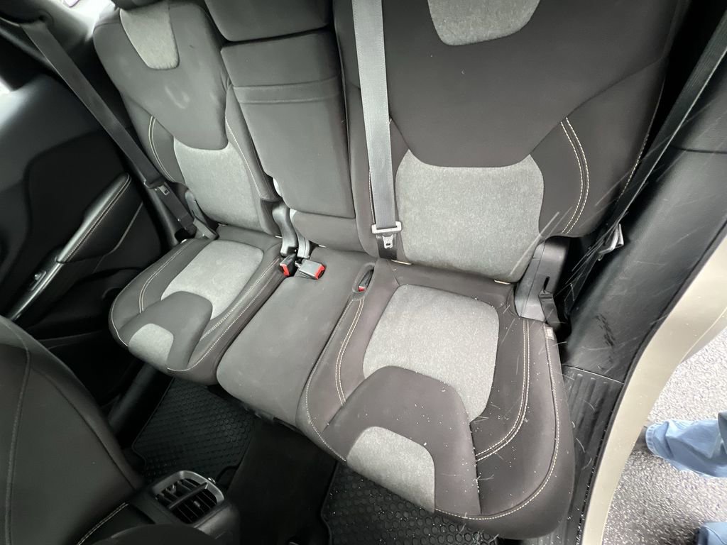 Used 2015 Jeep Cherokee Sport w/ Cold Weather Group image 24