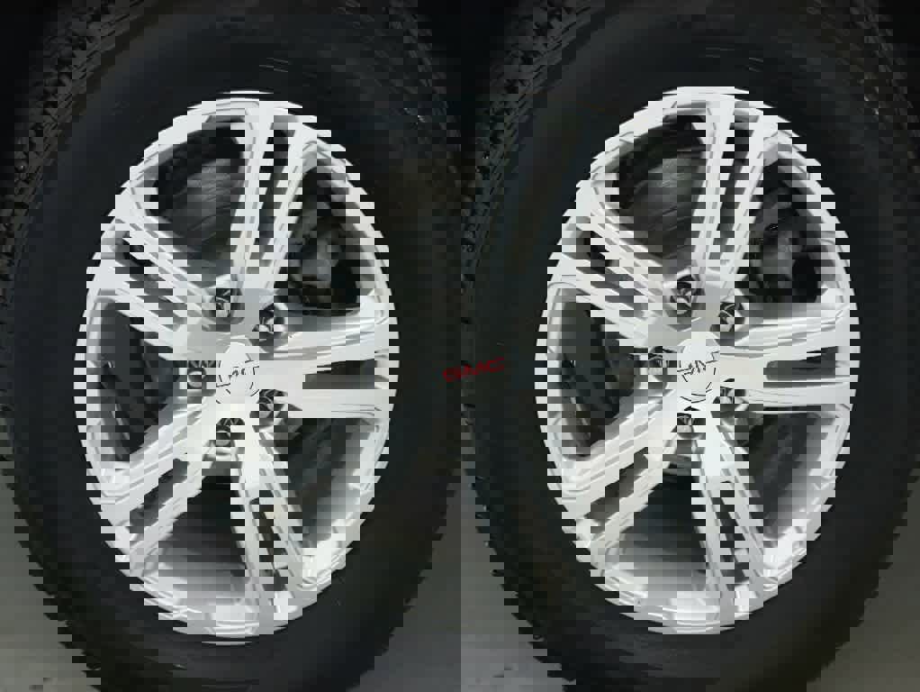 Used 2018 GMC Terrain SLE w/ Driver Convenience Package image 12