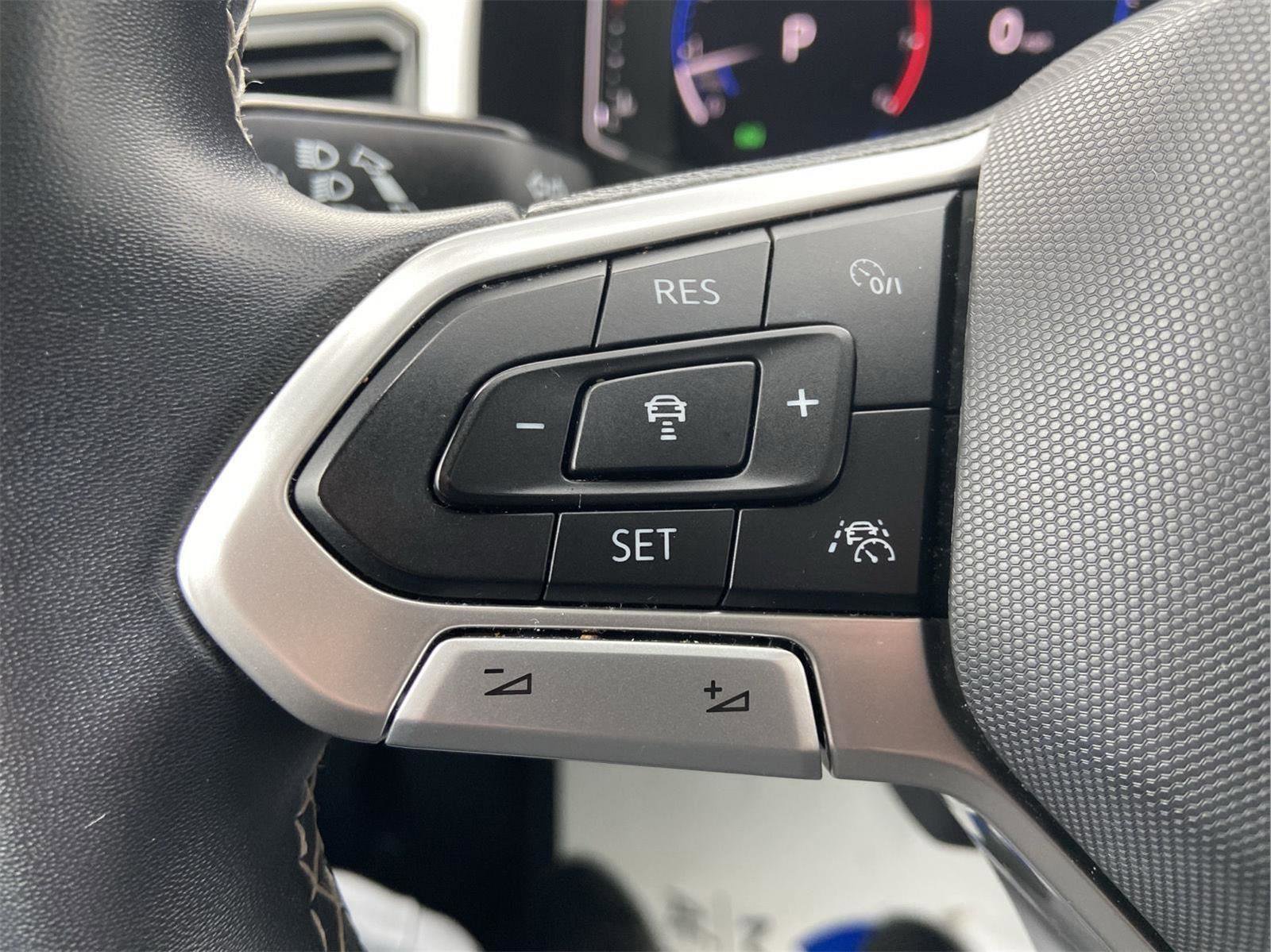 Used 2021 Volkswagen Atlas SEL Premium AWD/4WD image 27