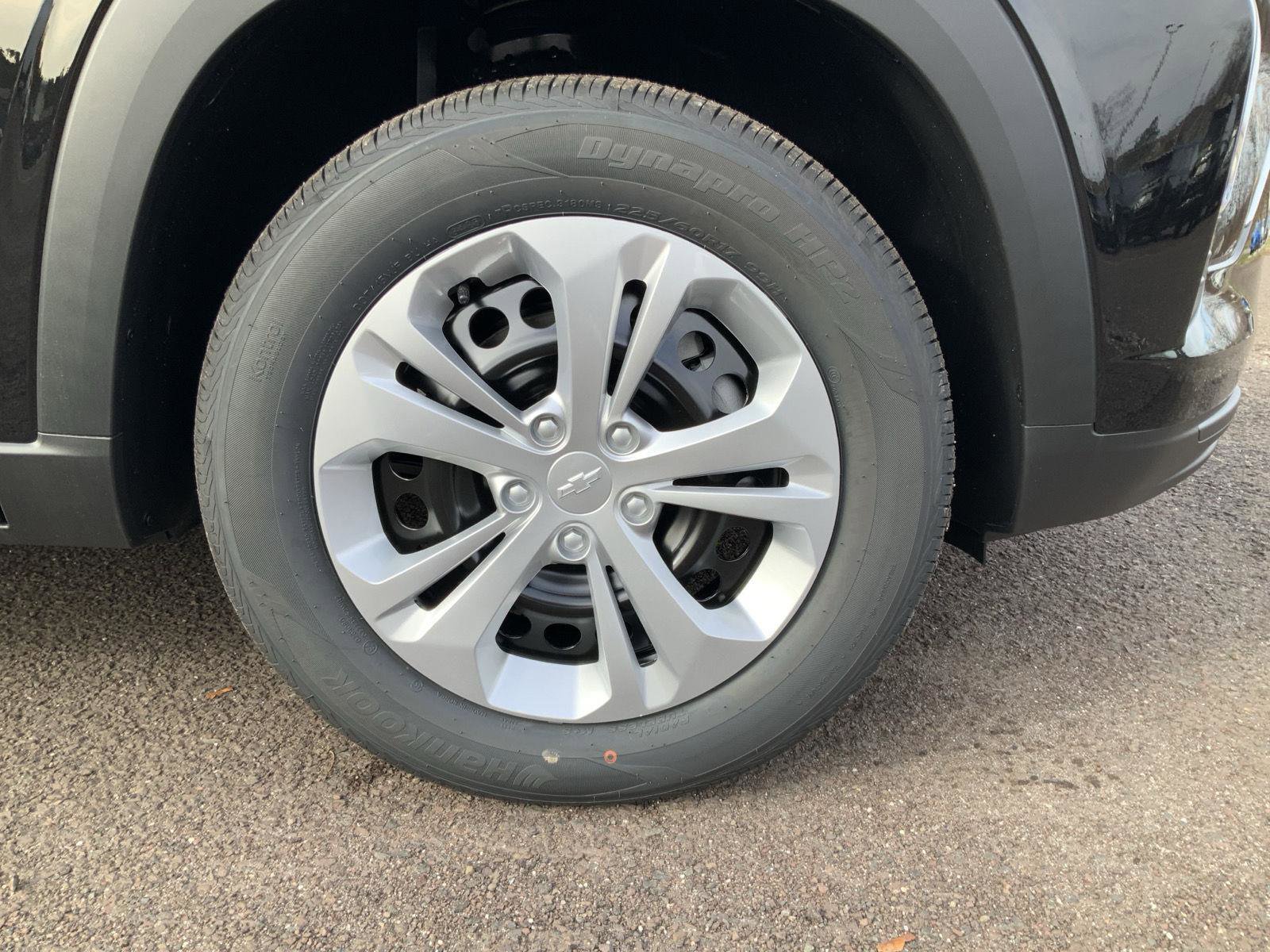 New 2026 Chevrolet Trax LS w/ Driver Confidence Package image 9