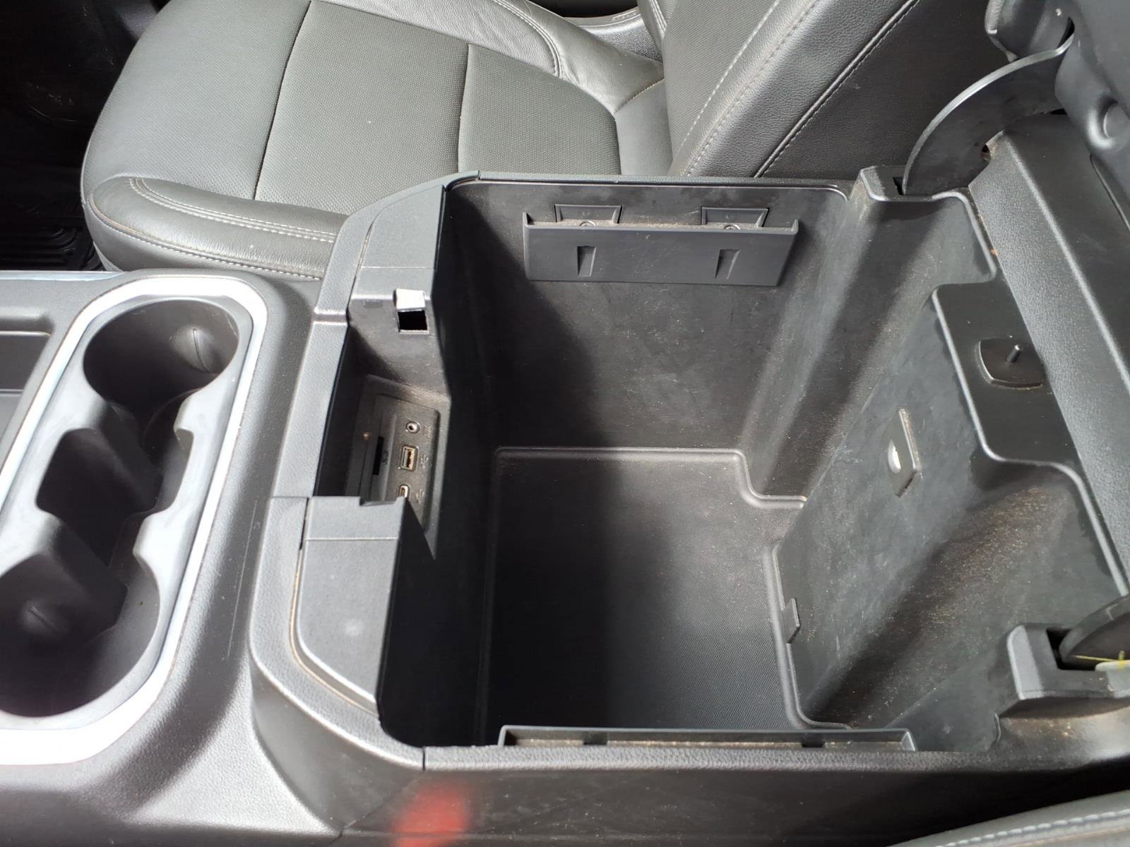 Used 2020 Chevrolet Silverado 3500 LTZ w/ LTZ Convenience Package image 17