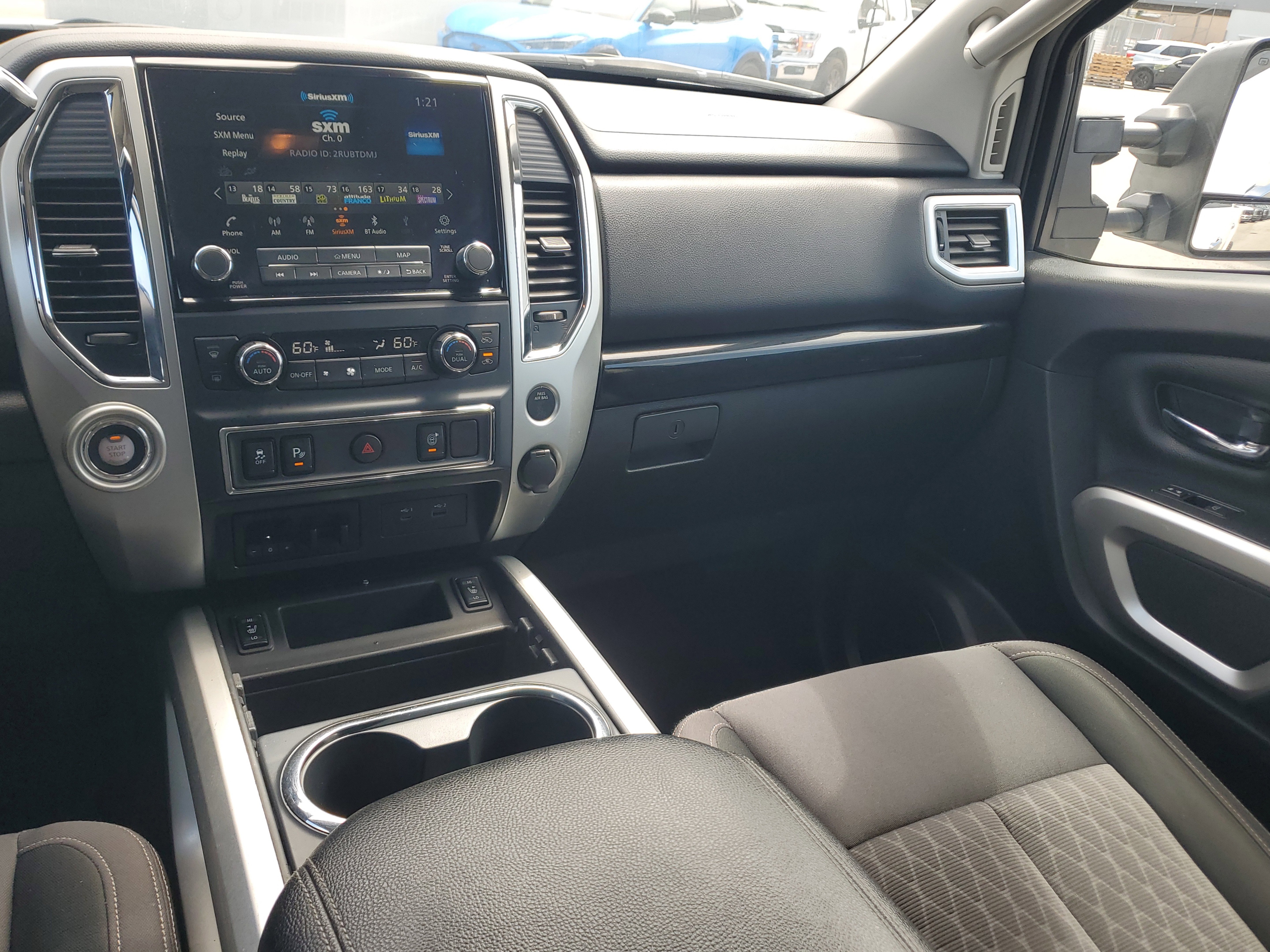 Used 2021 Nissan Titan SV w/ SV Convenience Package image 17