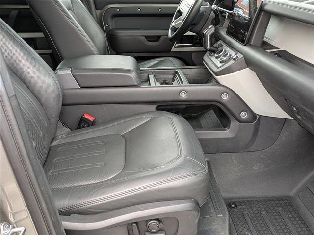 Certified 2022 Land Rover Defender 110 XS Edition image 22
