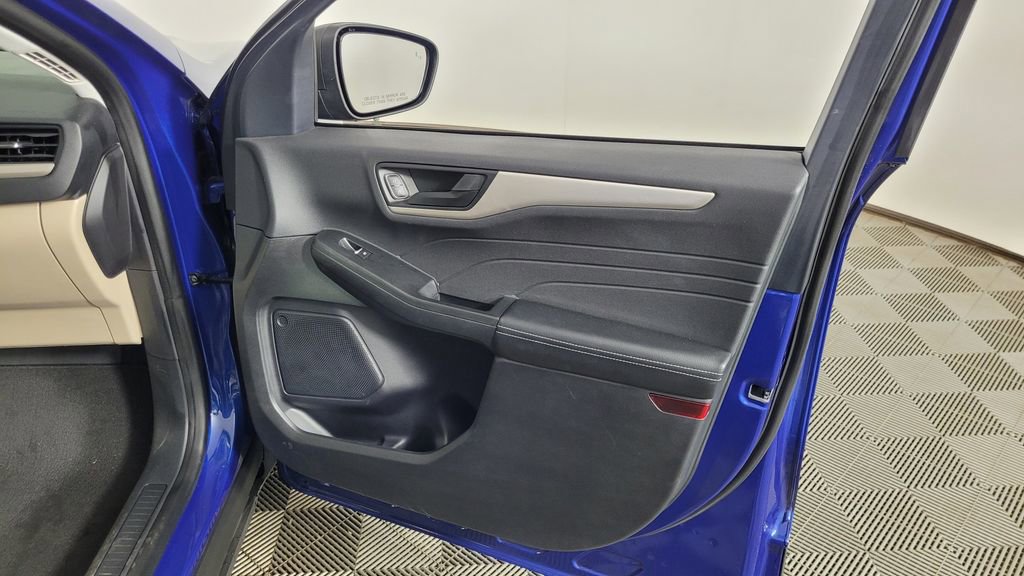 Used 2022 Ford Escape SE w/ Convenience Package image 33