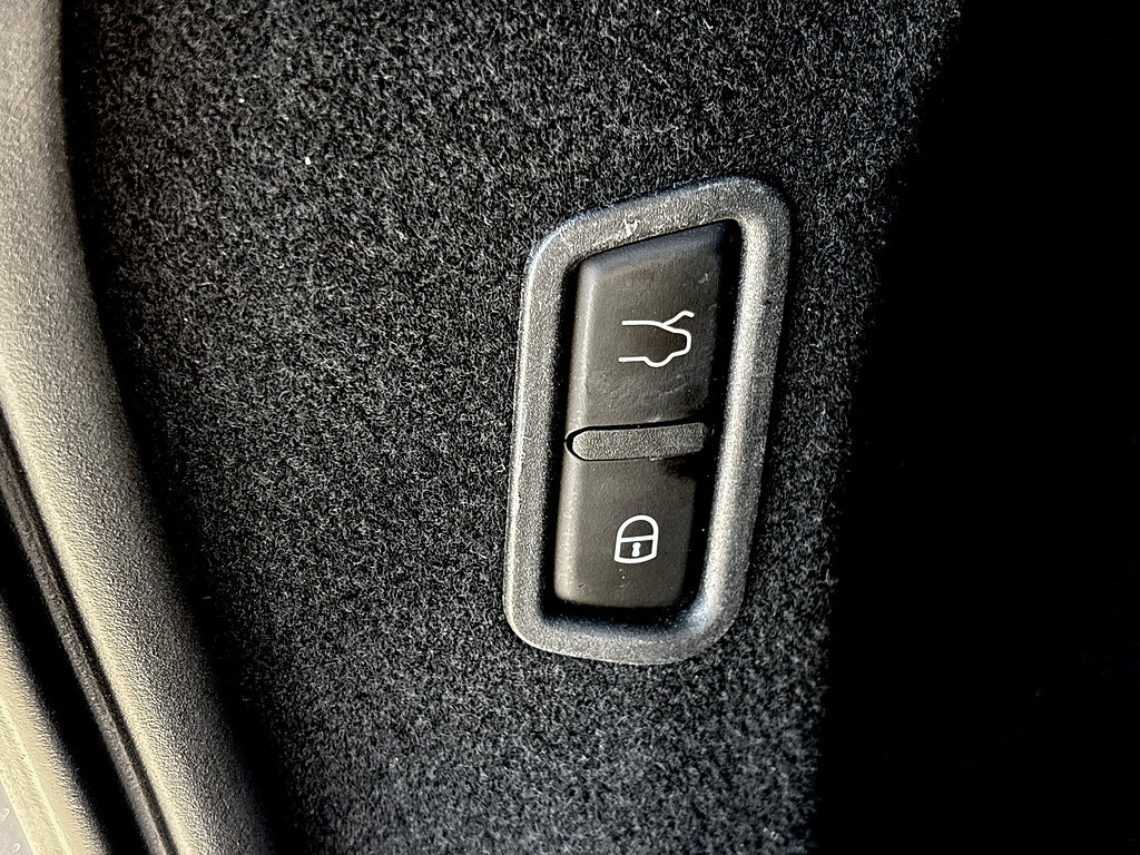Used 2022 Maserati Levante Modena AWD/4WD image 30