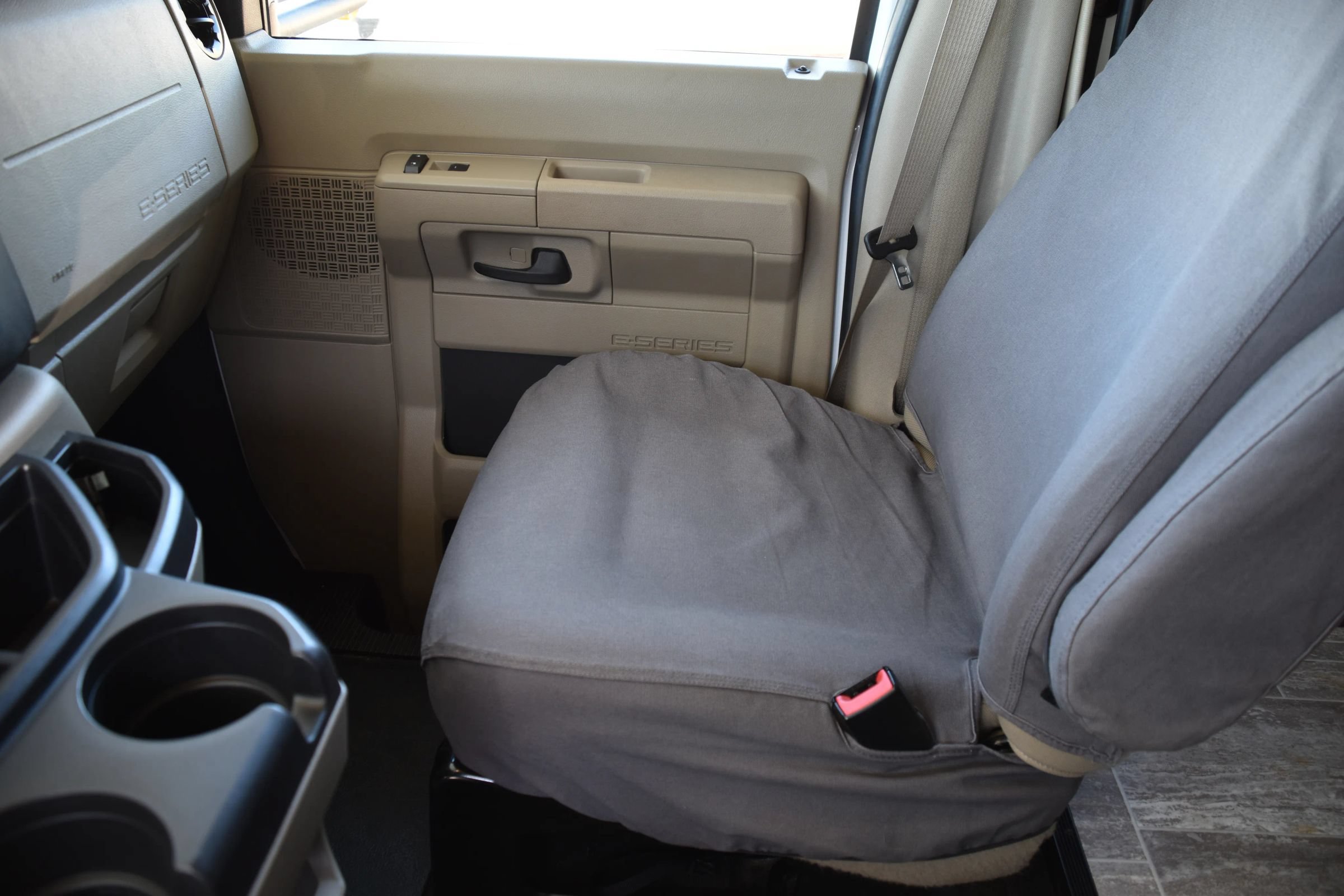 Used 2019 Ford E-450 and Econoline 450 Super Duty w/ Motorhome Prep Package RWD image 12