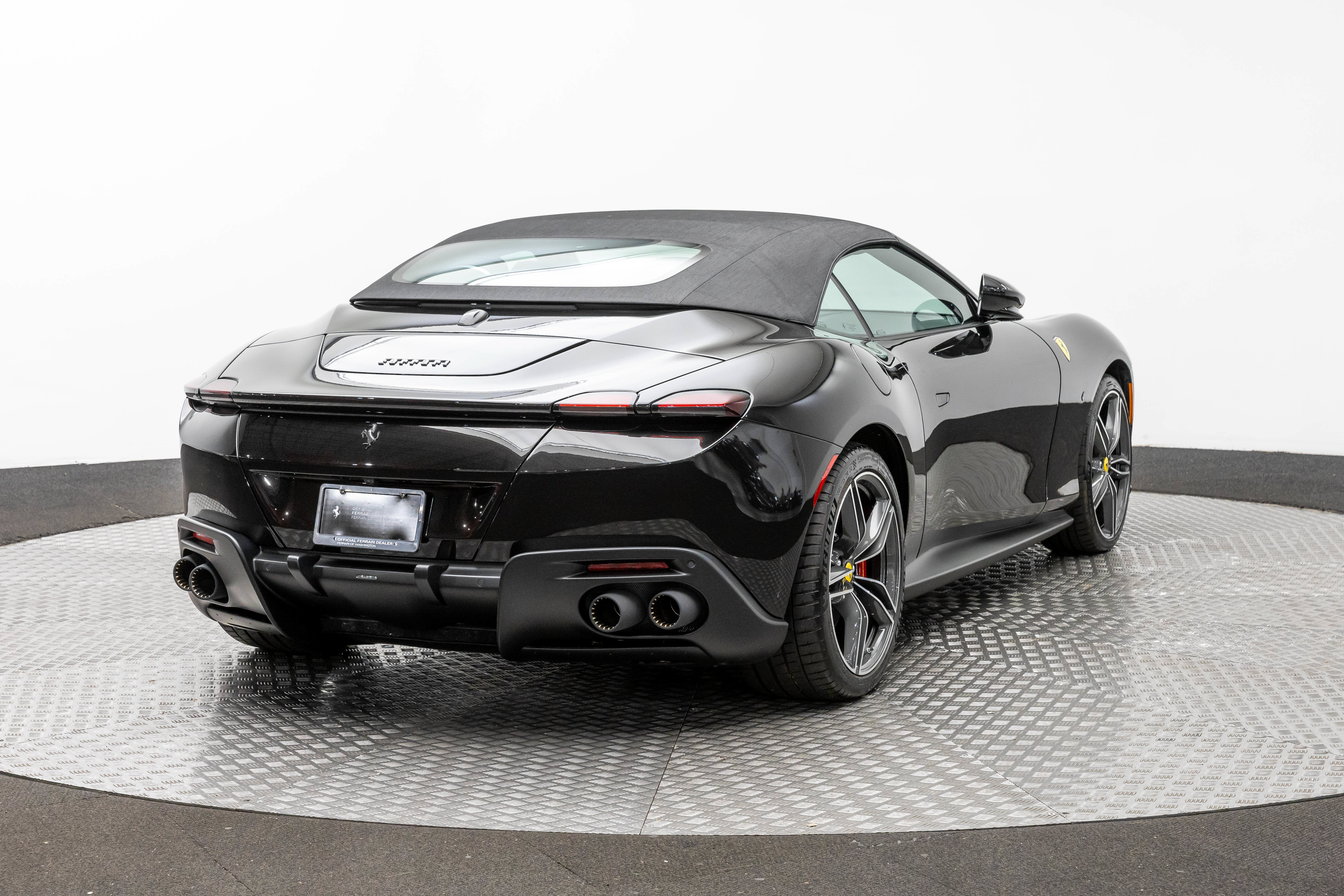 Used 2025 Ferrari Roma Spider RWD image 38