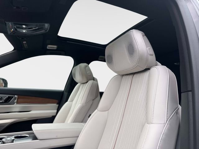 New 2026 Cadillac Vistiq Luxury AWD/4WD image 18