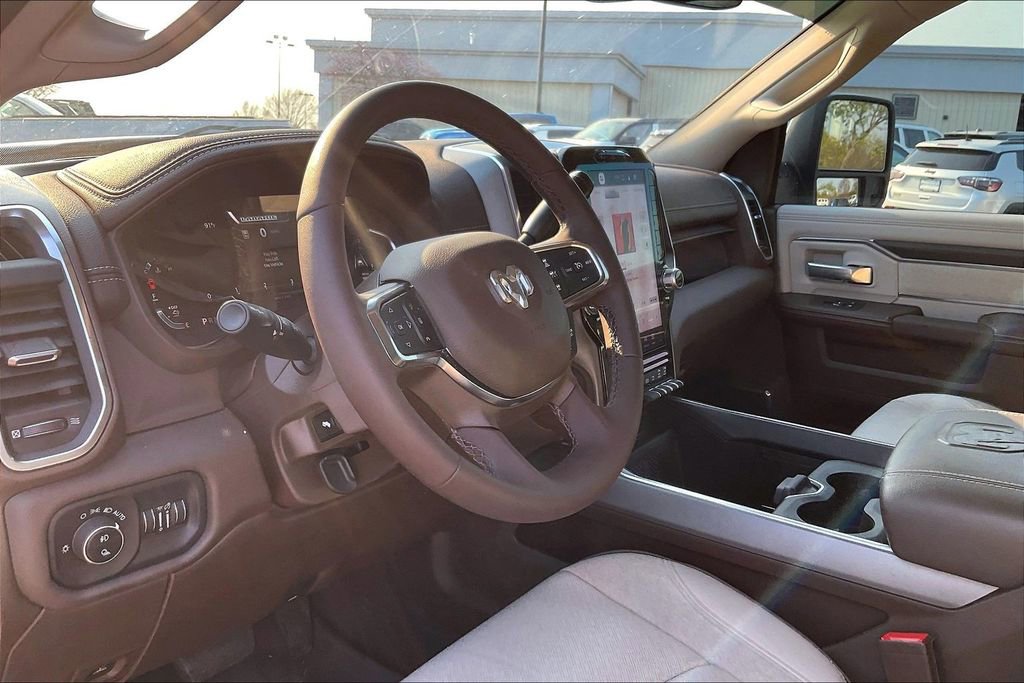 Used 2025 RAM 2500 Laramie AWD/4WD image 12