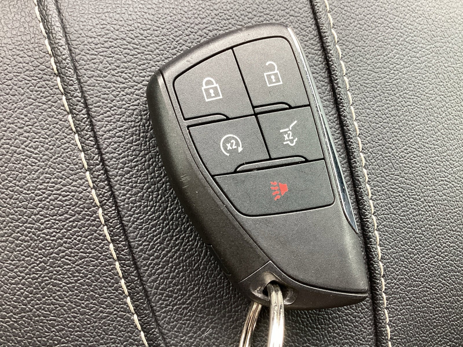 Used 2025 Chevrolet Traverse LT FWD image 37