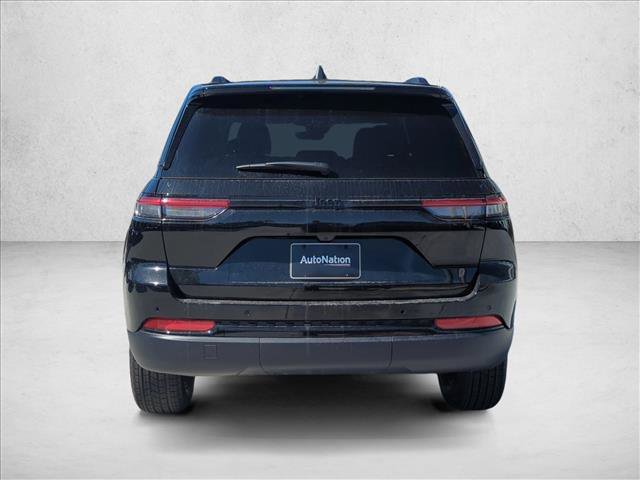 New 2025 Jeep Grand Cherokee Altitude image 8