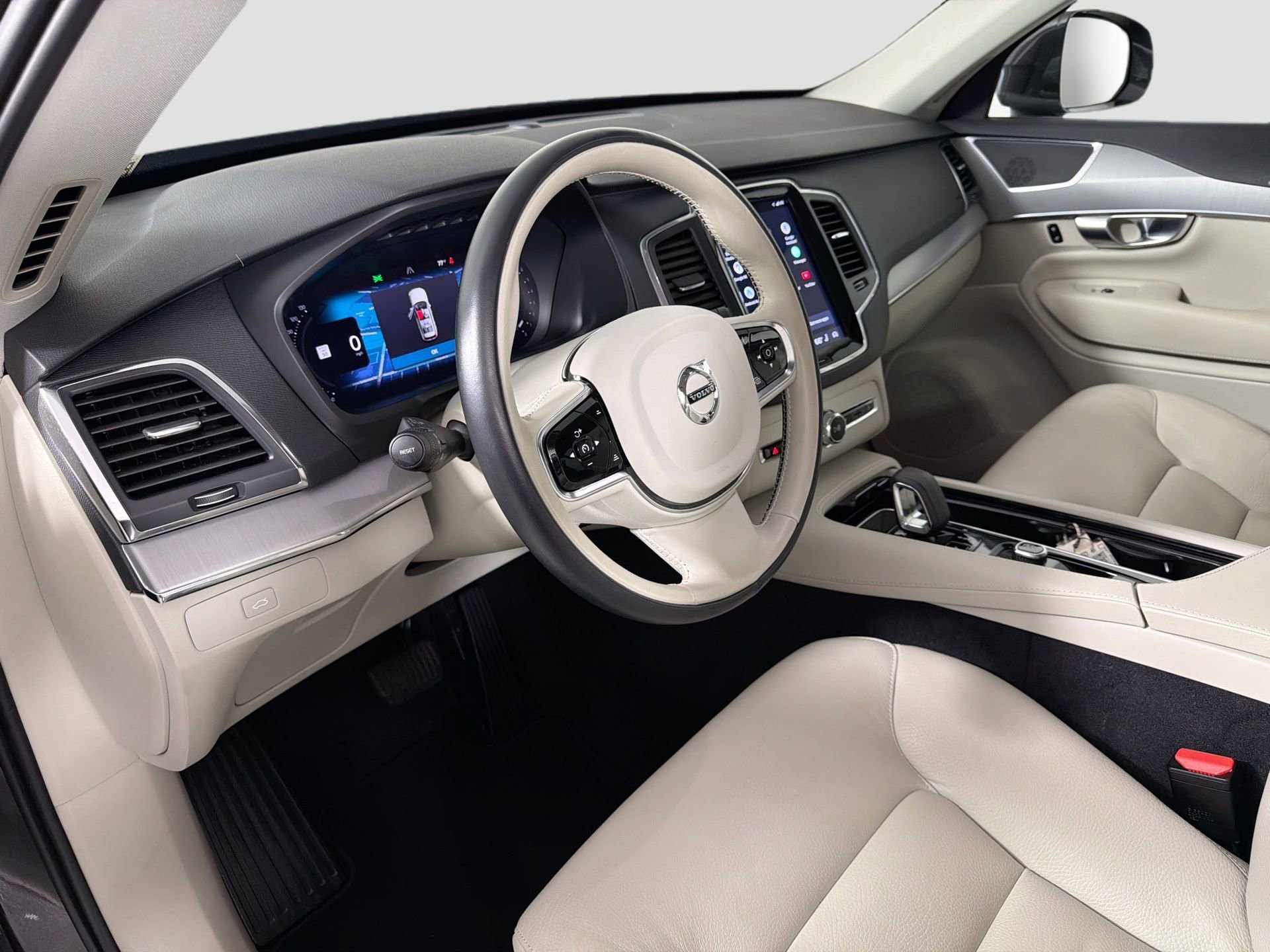 Certified 2023 Volvo XC90 B5 Core image 10