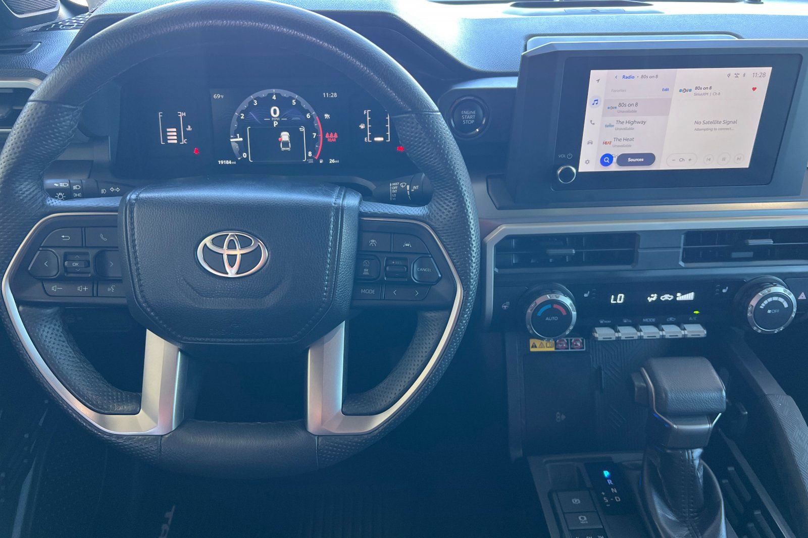 Certified 2024 Toyota Tacoma SR5 AWD/4WD image 11