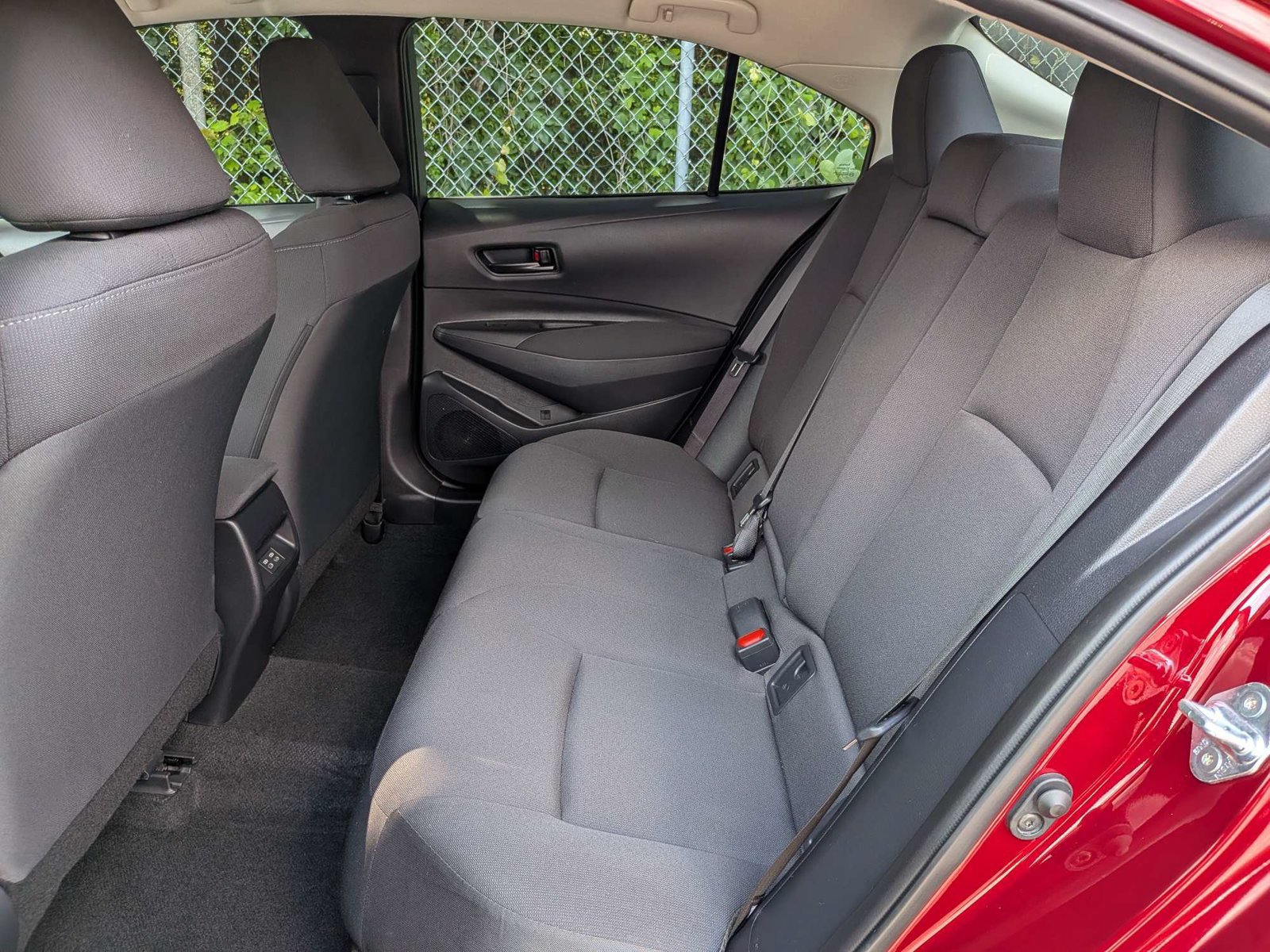 Used 2025 Toyota Corolla LE w/ Convenience Package FWD image 12