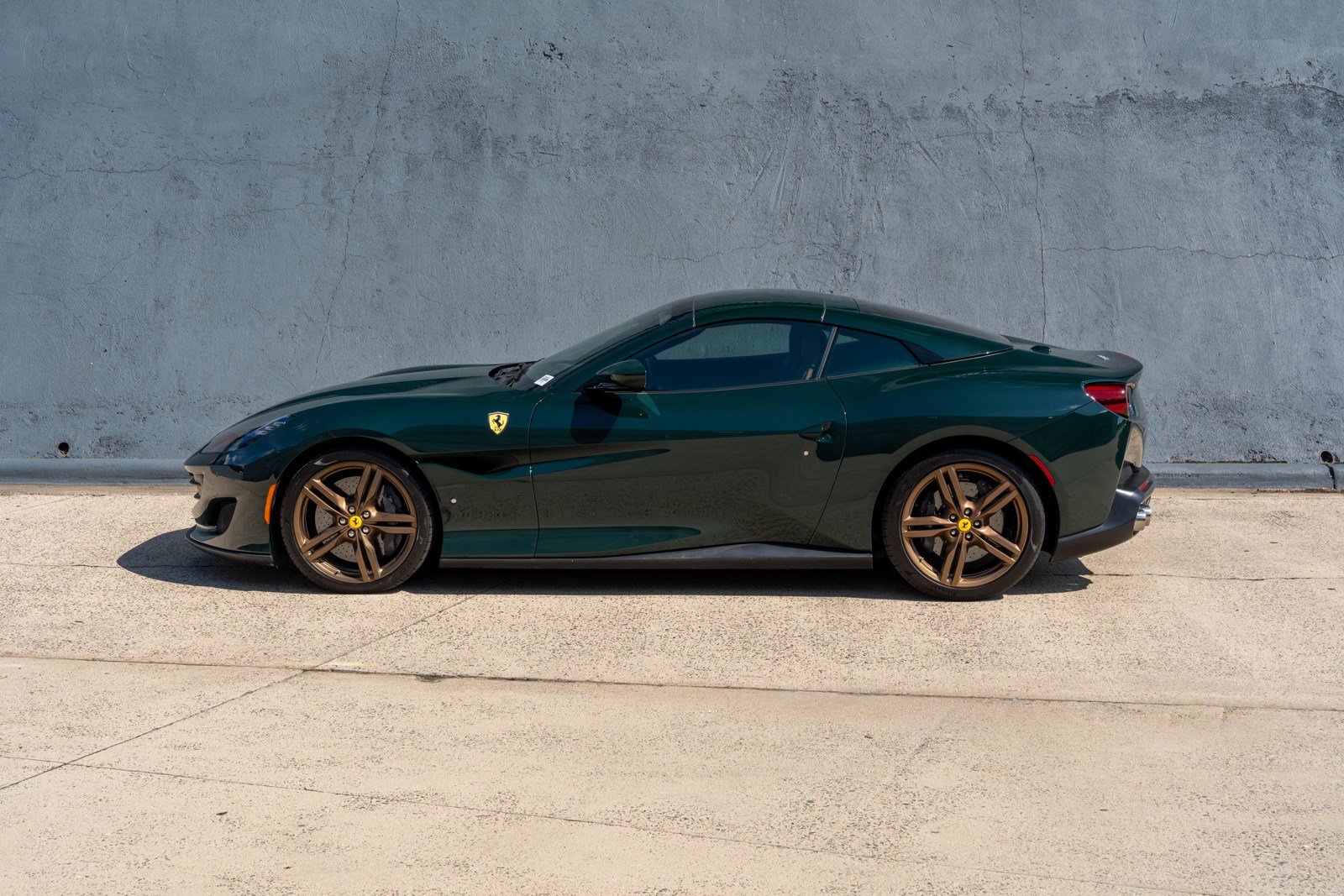 Used 2019 Ferrari Portofino RWD image 3