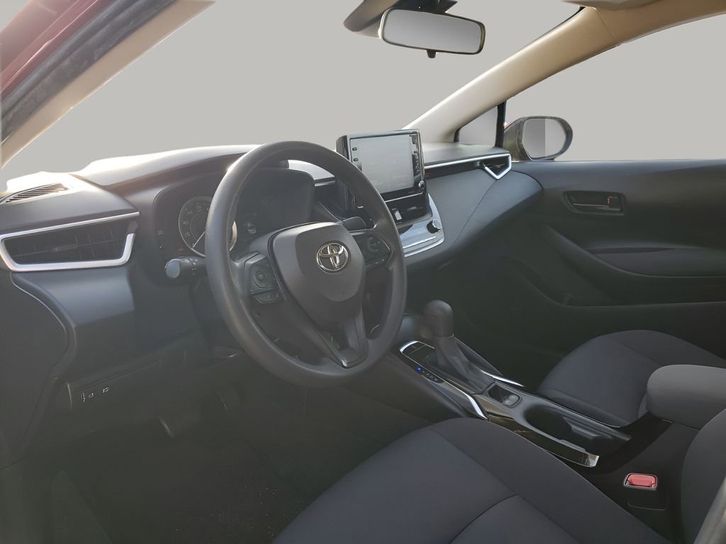 Used 2022 Toyota Corolla LE image 29
