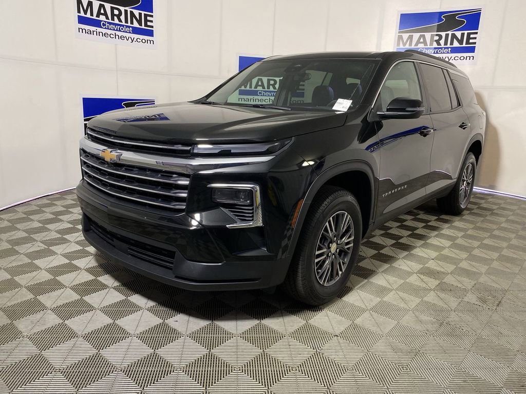Used 2026 Chevrolet Traverse LT FWD image 11
