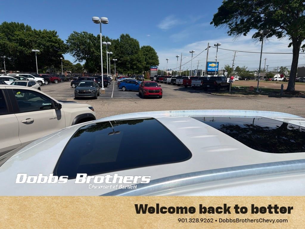 Used 2020 Buick Enclave Premium w/ Sun and Sites Package FWD image 8