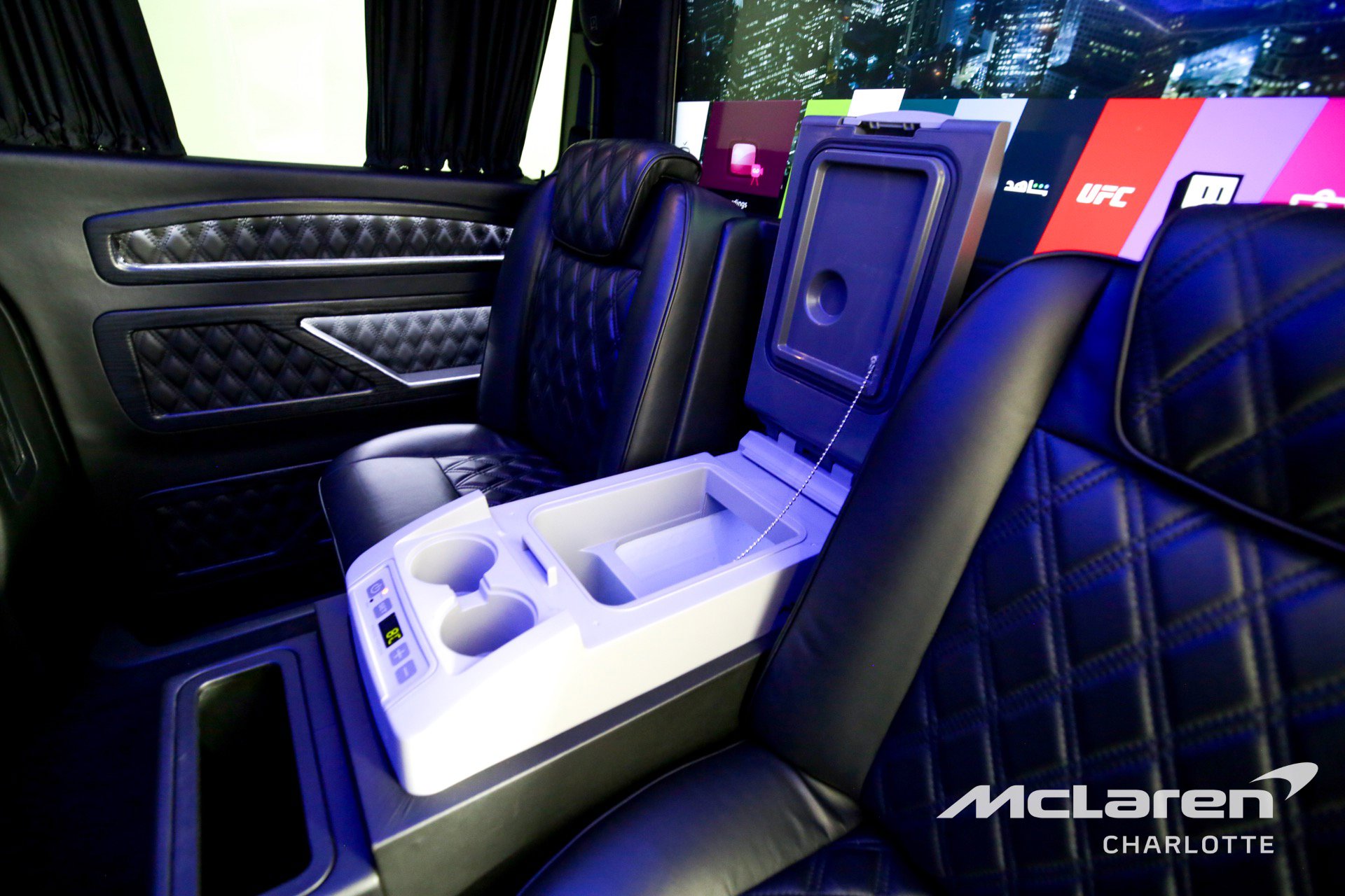 Used 2018 Mercedes-Benz Metris Passenger image 27