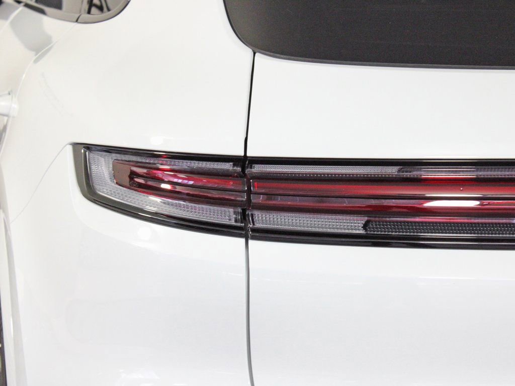 Certified 2025 Porsche Cayenne image 12