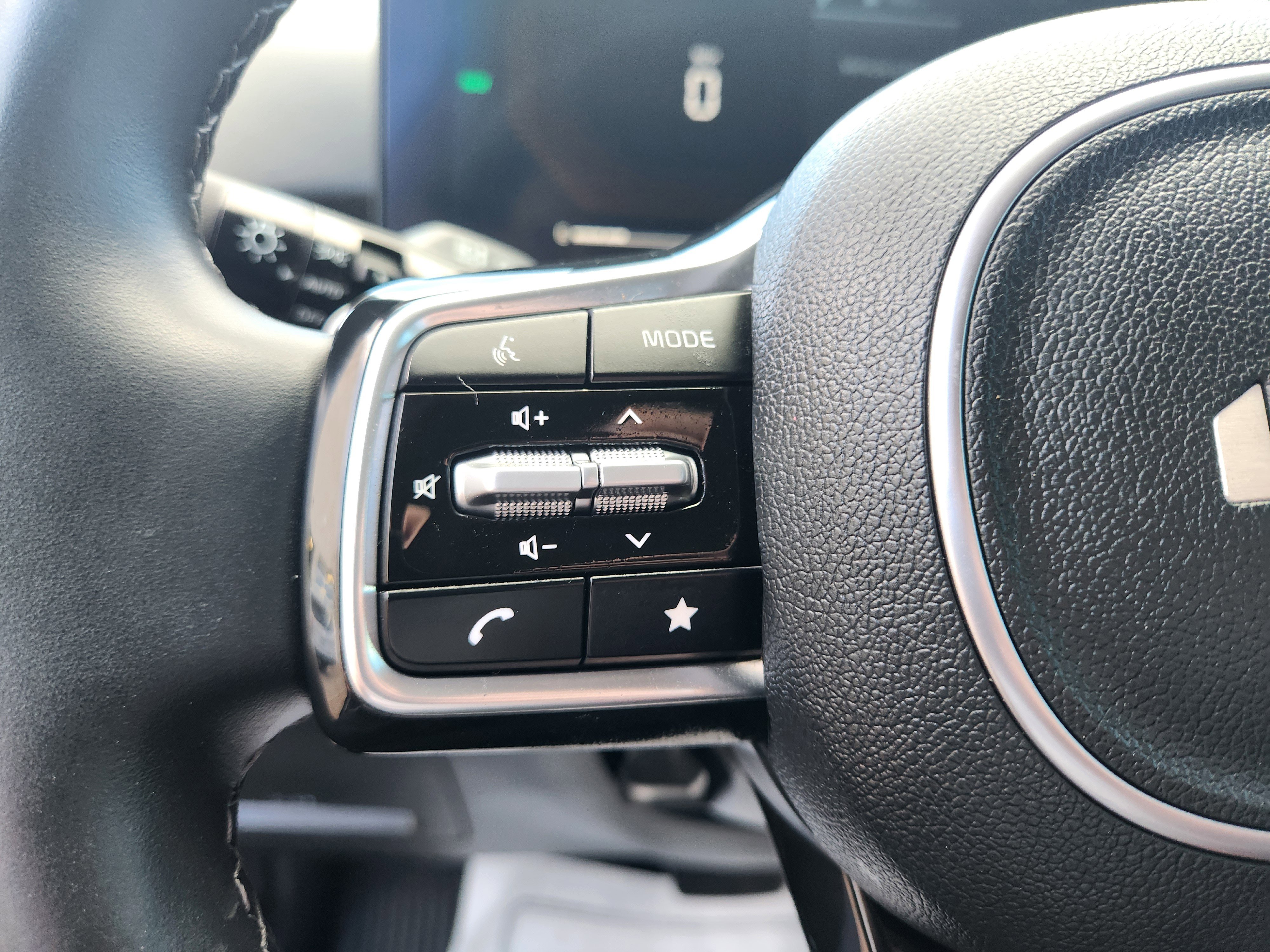 Used 2025 Kia Sorento EX w/ EX Panoramic Sunroof Package image 20