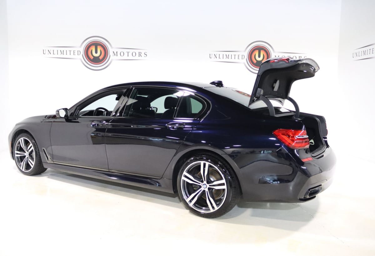 Used 2019 BMW 750i RWD image 33